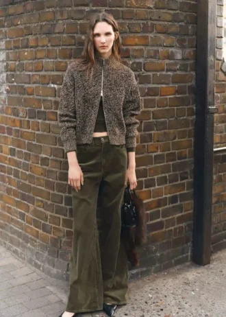 Jeans in velluto a coste a gamba larga