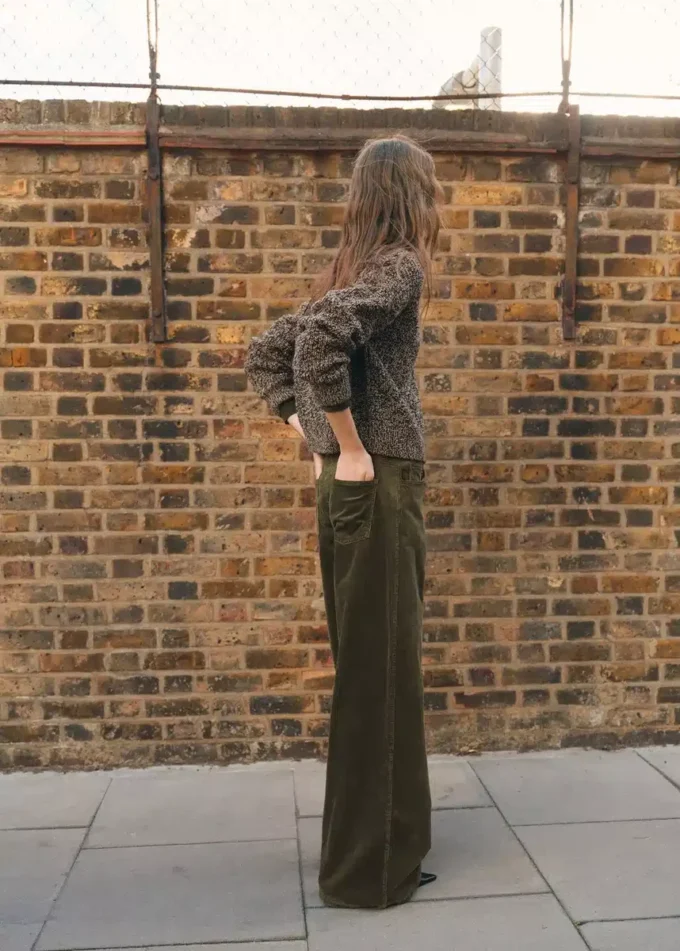 Jeans in velluto a coste a gamba larga