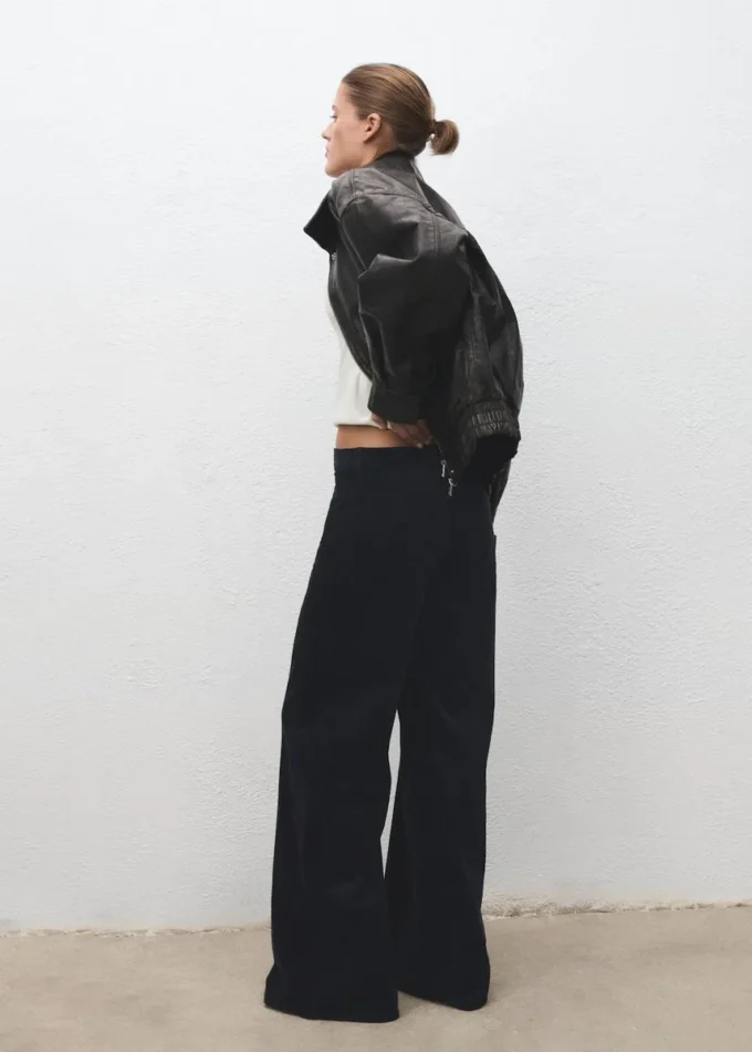 Jeans in velluto a coste a gamba larga