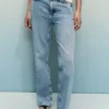 Jeans Matilda a vita media e vestibilità dritta Jeans Matilda a vita media e vestibilità dritta