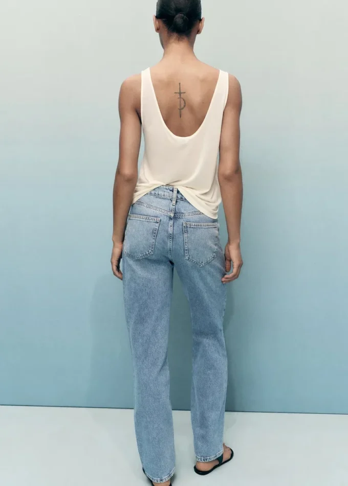 Jeans Matilda a vita media e vestibilità dritta Jeans Matilda a vita media e vestibilità dritta