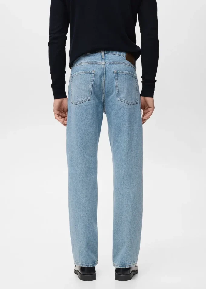 Jeans Moby a vestibilità dritta e lavaggio chiaro Jeans Moby a vestibilità dritta e lavaggio chiaro