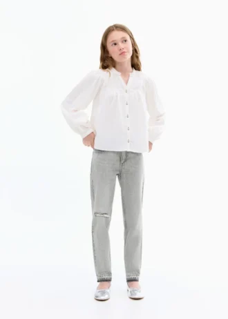 Jeans mom fit con strappi decorativi