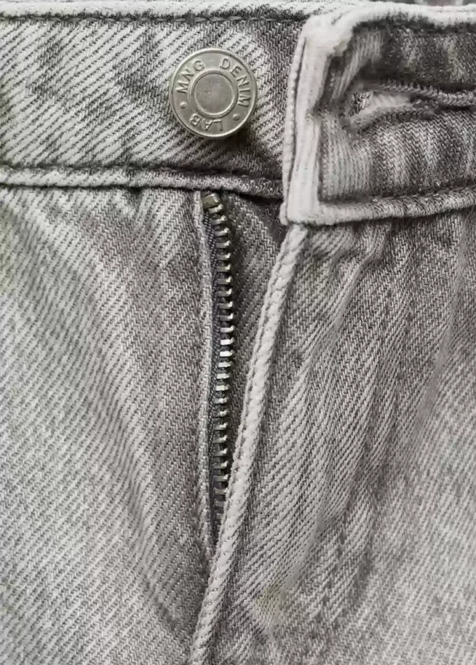 Jeans mom fit con strappi decorativi Jeans mom fit con strappi decorativi