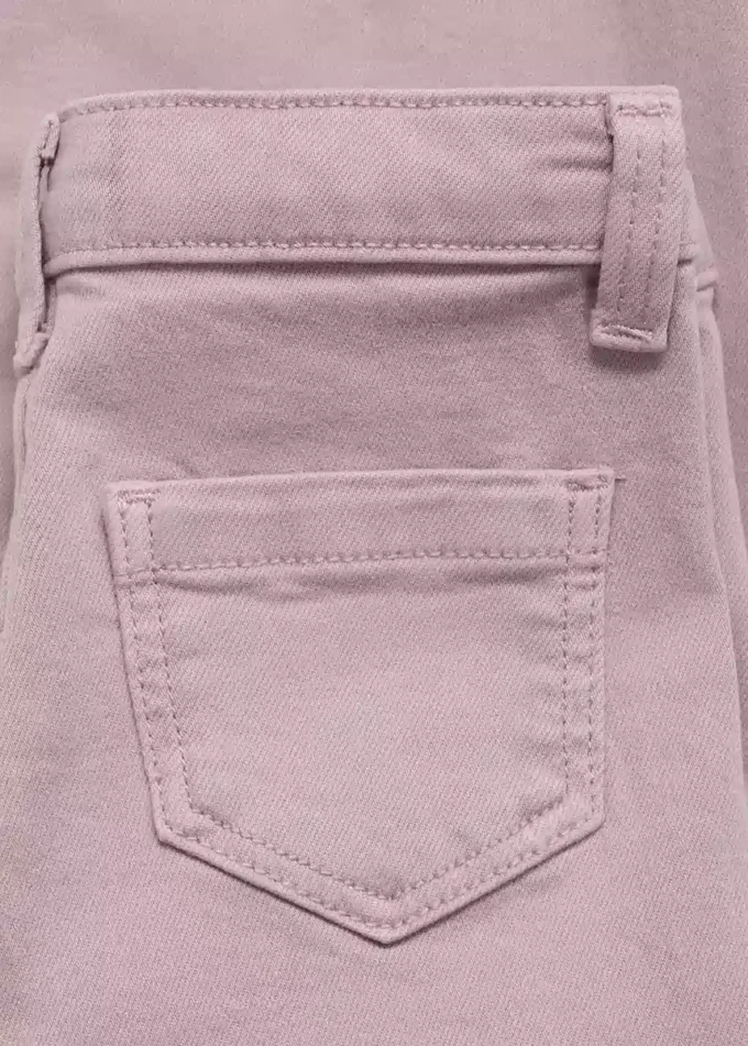 Jeans senza cuciture con orlo sfrangiato Jeans senza cuciture con orlo sfrangiato