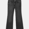 Jeans skinny a vita bassa con orlo sfrangiato Jeans skinny a vita bassa con orlo sfrangiato
