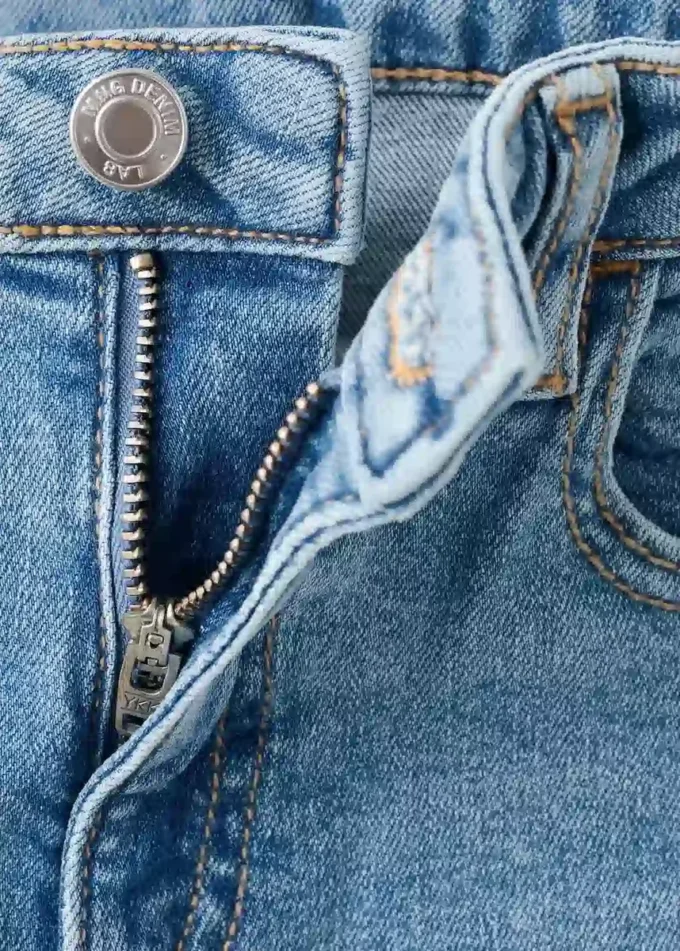 Jeans slim fit a vita media Jeans slim fit a vita media