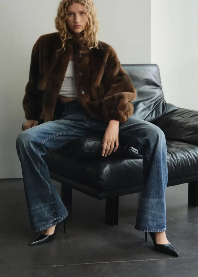 Jeans svasati a vita media Jeans svasati a vita media