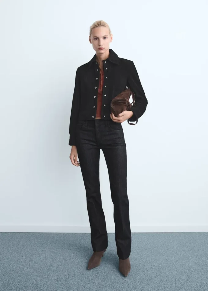 Jeans svasati a vita media Jeans svasati a vita media