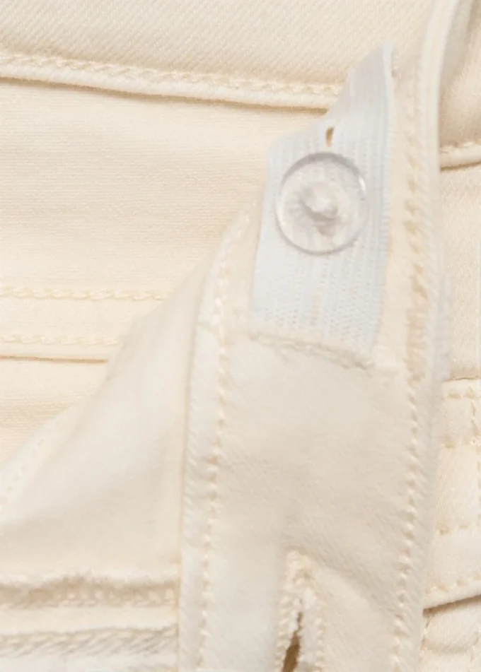 Jeans svasati con tasche Jeans svasati con tasche