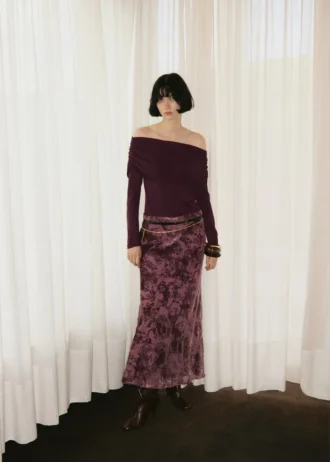 Maglia aderente con scollo drappeggiato