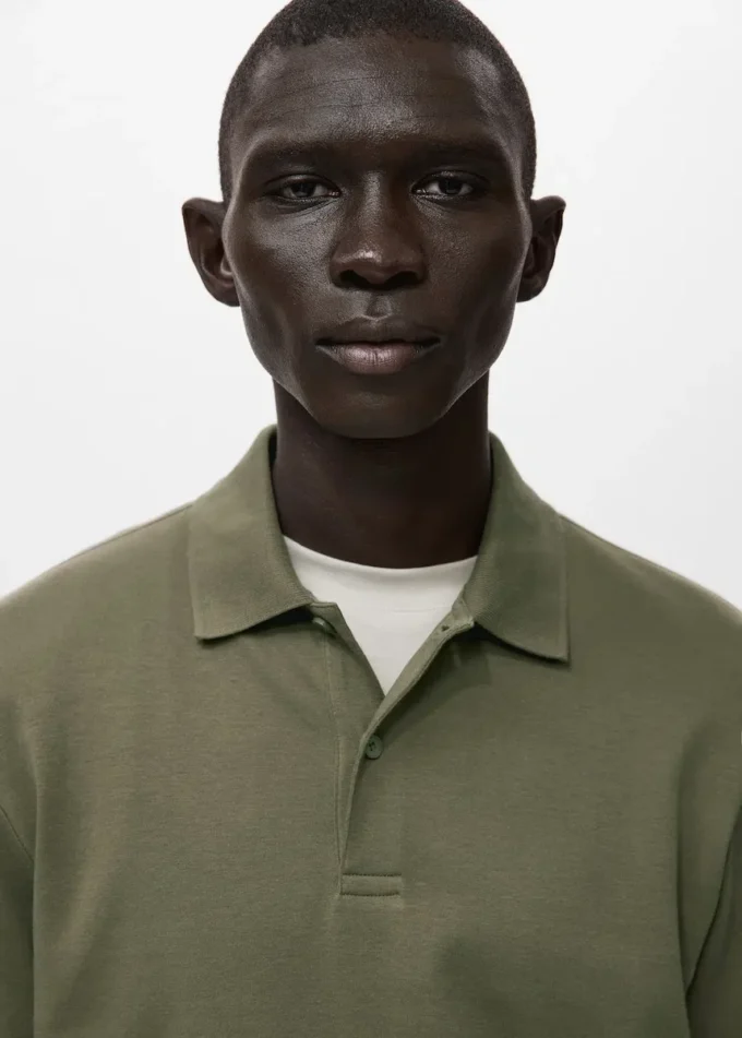 Maglia polo lavorata a maglia dalla vestibilità regolare Maglia polo lavorata a maglia dalla vestibilità regolare