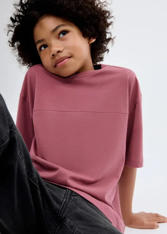 Maglietta con cuciture a vista Maglietta con cuciture a vista