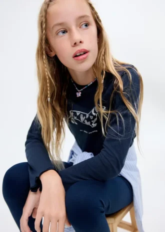 Maglietta con ricami in microperline