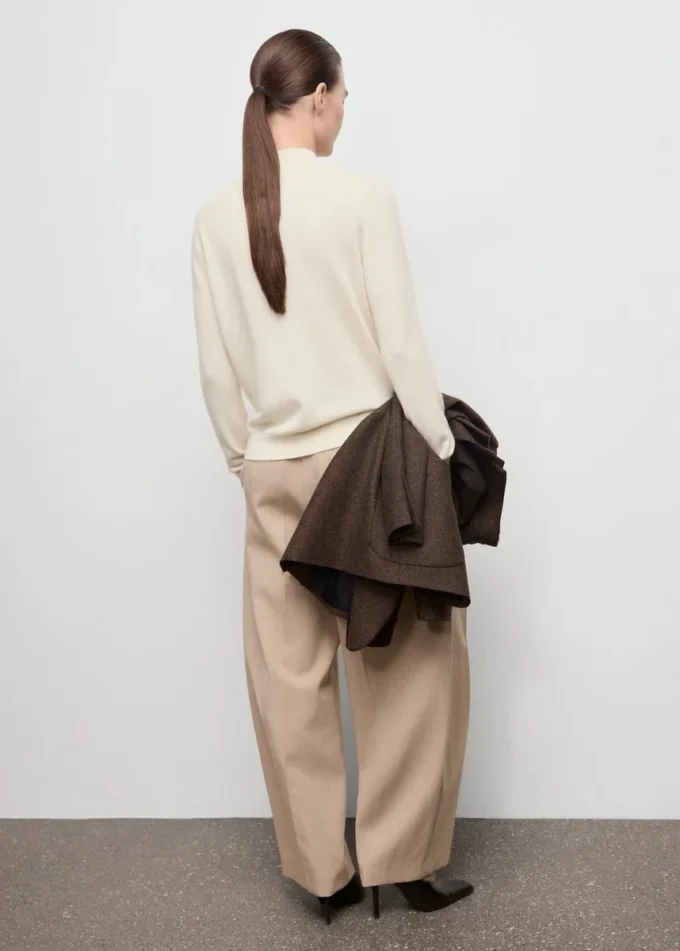 Maglione 100% cashmere con collo alla coreana Maglione 100% cashmere con collo alla coreana