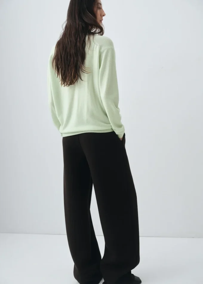 Maglione a collo alto 100% lana Maglione a collo alto 100% lana