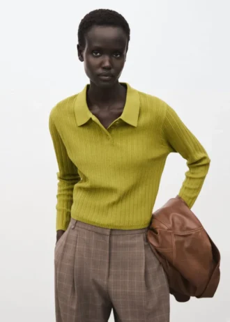 Maglione a collo alto a costine