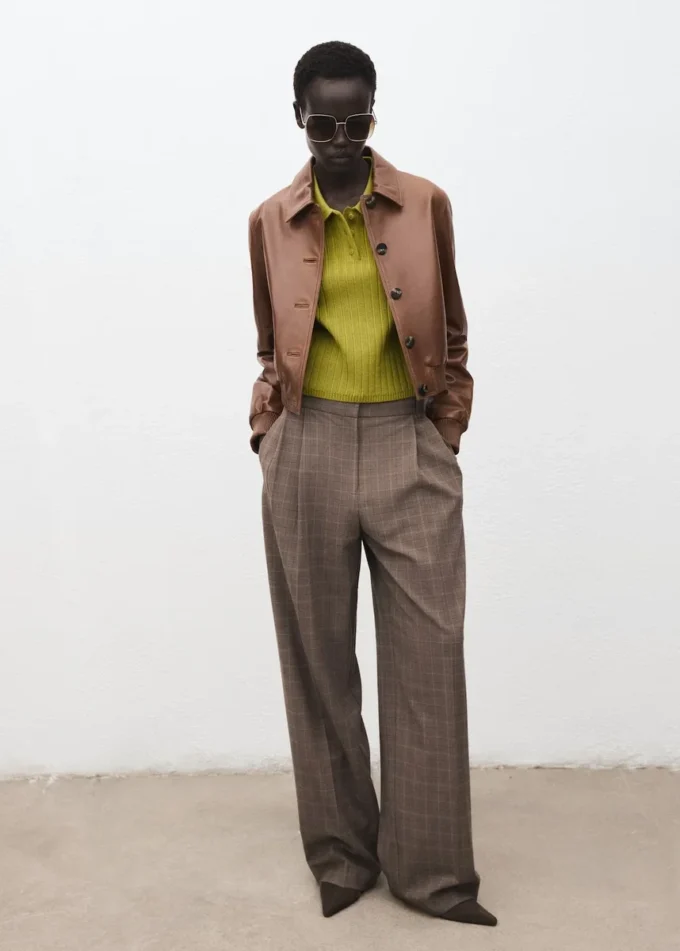 Maglione a collo alto a costine Maglione a collo alto a costine