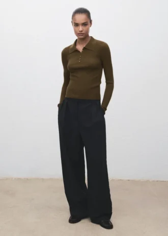 Maglione a collo alto a costine