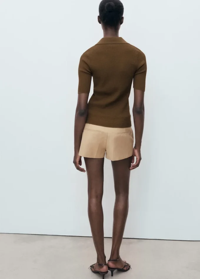 Maglione a collo alto a costine Maglione a collo alto a costine