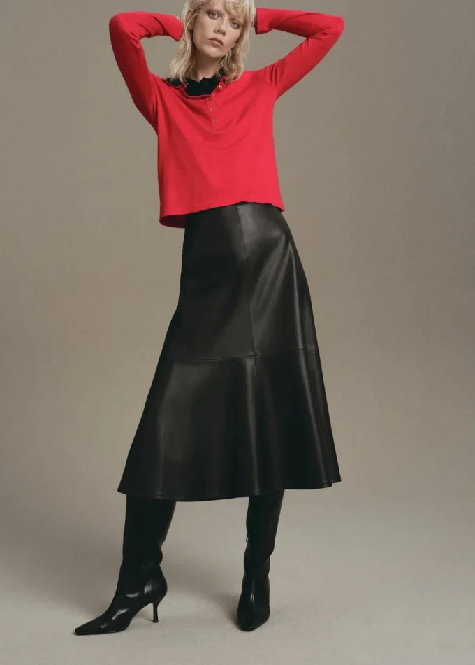 Maglione a collo alto con maniche lunghe Maglione a collo alto con maniche lunghe