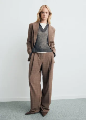 Maglione a collo alto semitrasparente