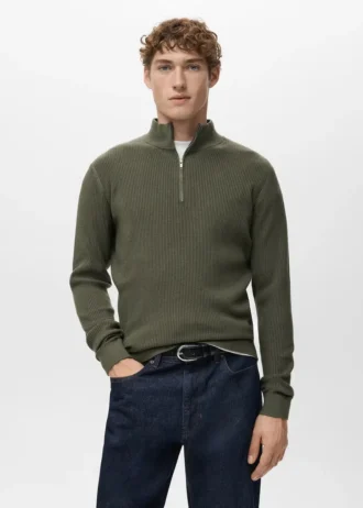 Maglione a coste con collo con zip