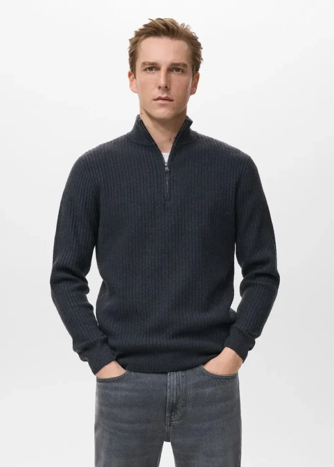 Maglione a coste con collo con zip Maglione a coste con collo con zip