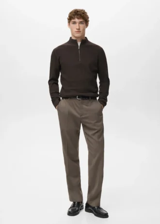 Maglione a coste con collo con zip