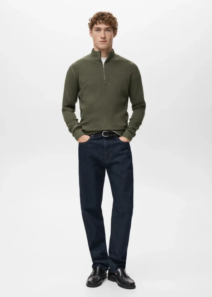 Maglione a coste con collo con zip Maglione a coste con collo con zip