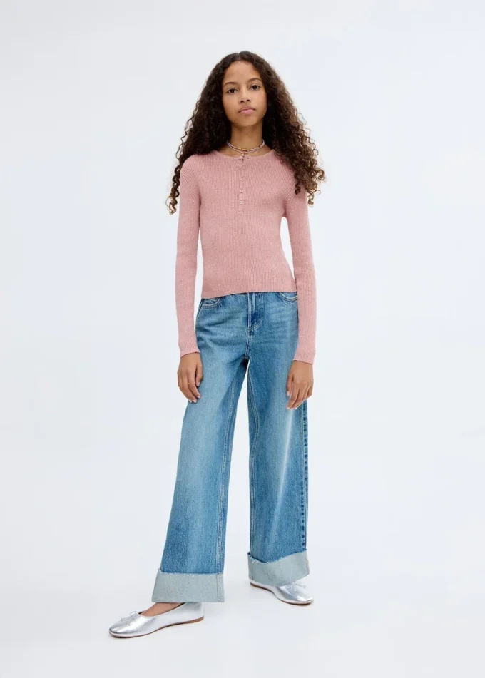 Maglione a costine con bottoni