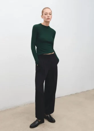 Maglione a costine con collo Perkins