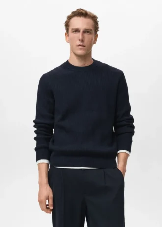 Maglione a costine lavorato a maglia