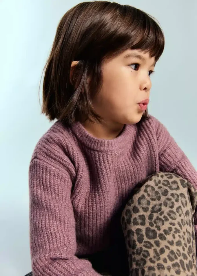 Maglione a costine lavorato a maglia Maglione a costine lavorato a maglia