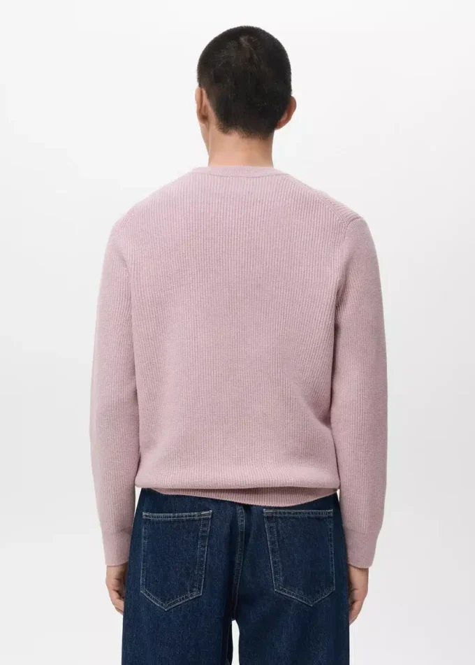 Maglione a costine lavorato a maglia Maglione a costine lavorato a maglia