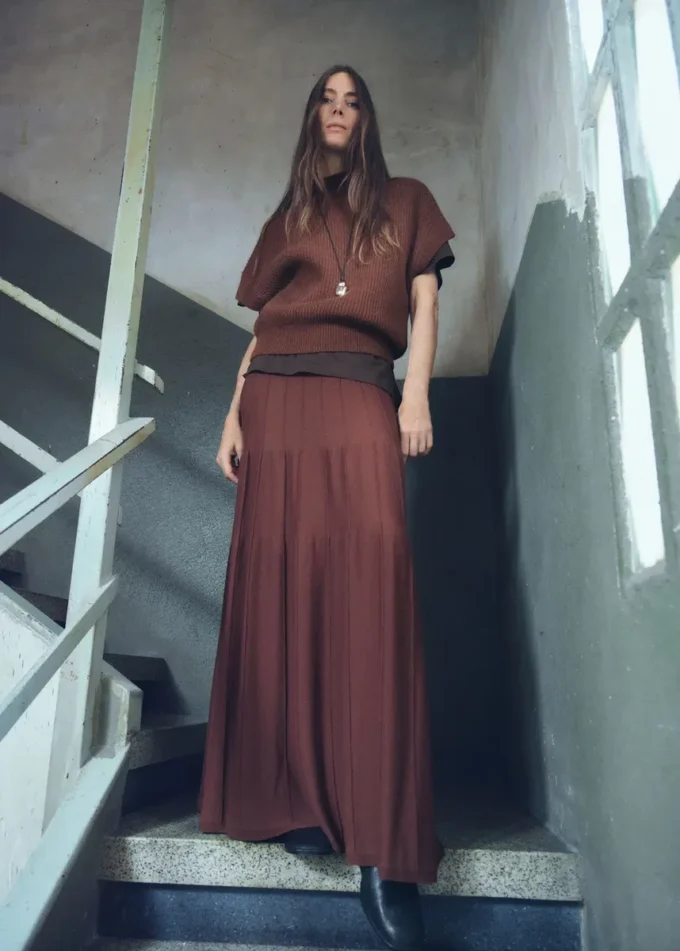 Maglione a maniche corte con collo alto Maglione a maniche corte con collo alto