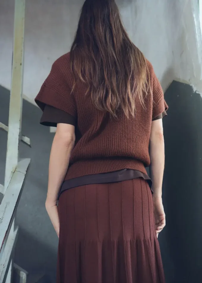 Maglione a maniche corte con collo alto Maglione a maniche corte con collo alto