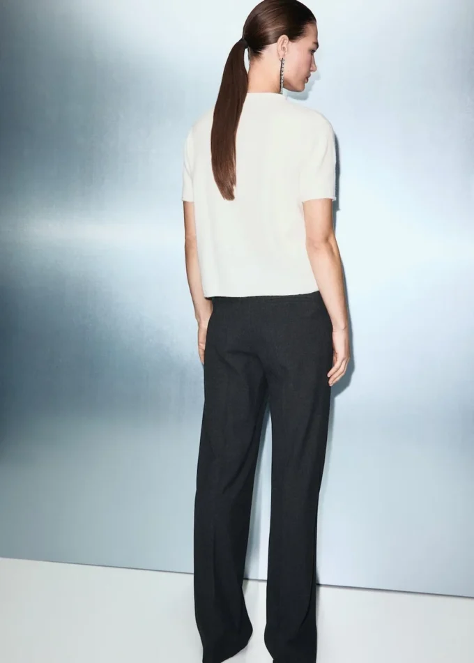 Maglione a maniche corte con paillettes Maglione a maniche corte con paillettes