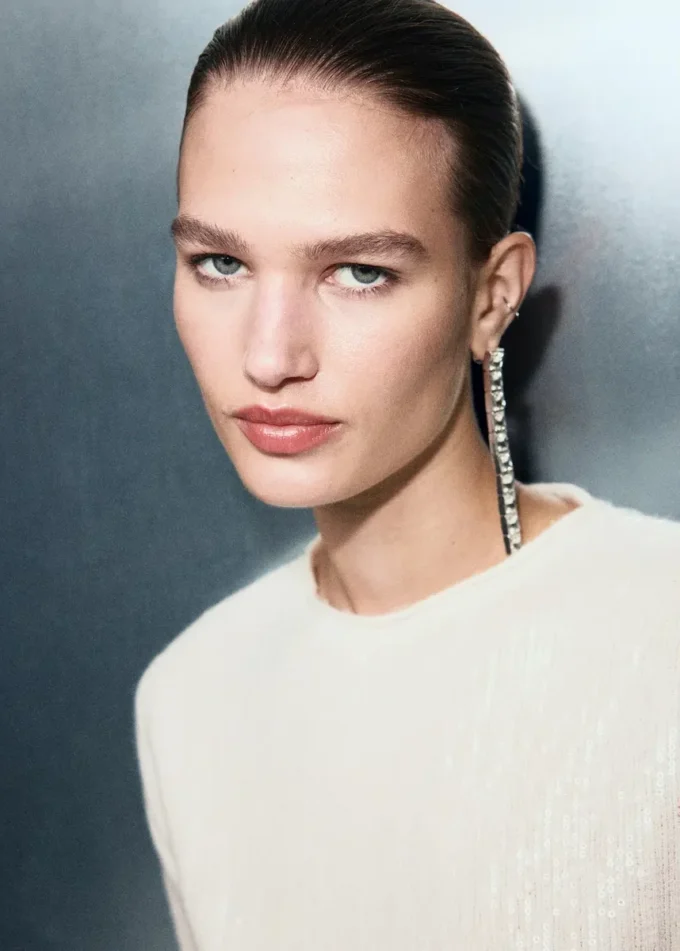 Maglione a maniche corte con paillettes Maglione a maniche corte con paillettes