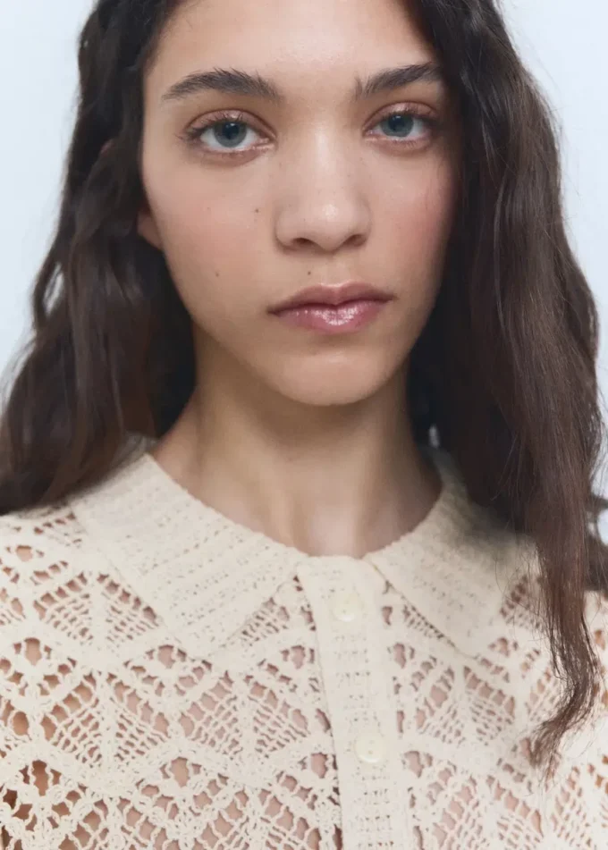 Maglione a maniche corte lavorato all’uncinetto Maglione a maniche corte lavorato all’uncinetto