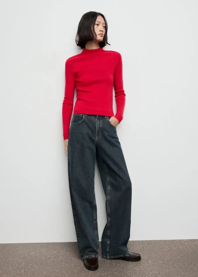 Maglione aderente con collo alla coreana Maglione aderente con collo alla coreana