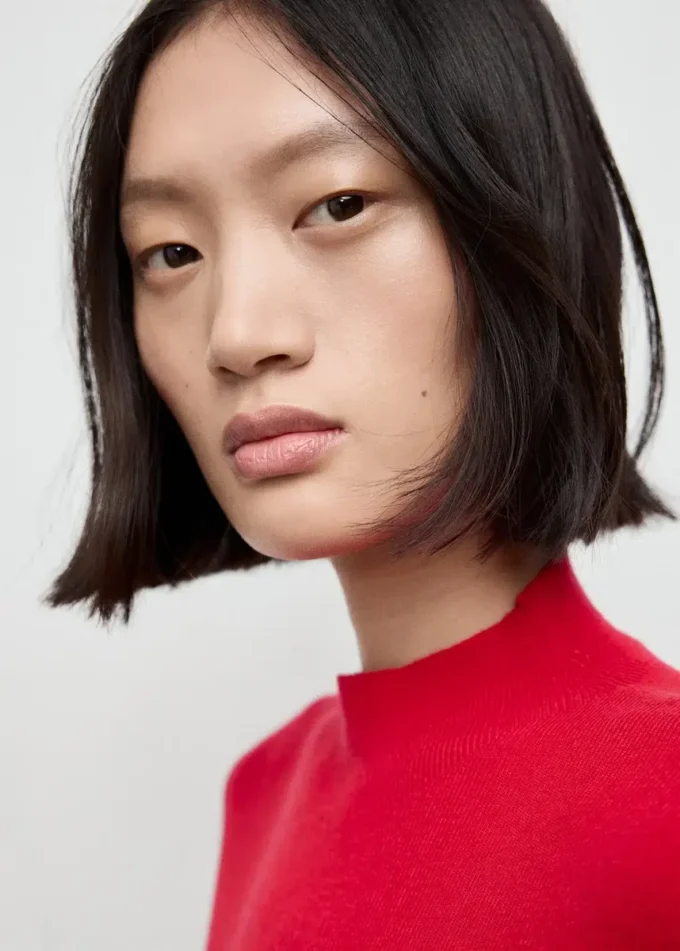 Maglione aderente con collo alla coreana Maglione aderente con collo alla coreana