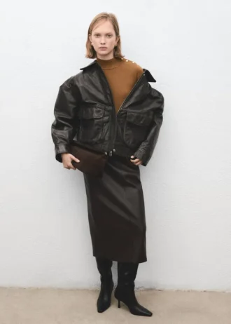 Maglione con collo alto e bottoni Maglione con collo alto e bottoni