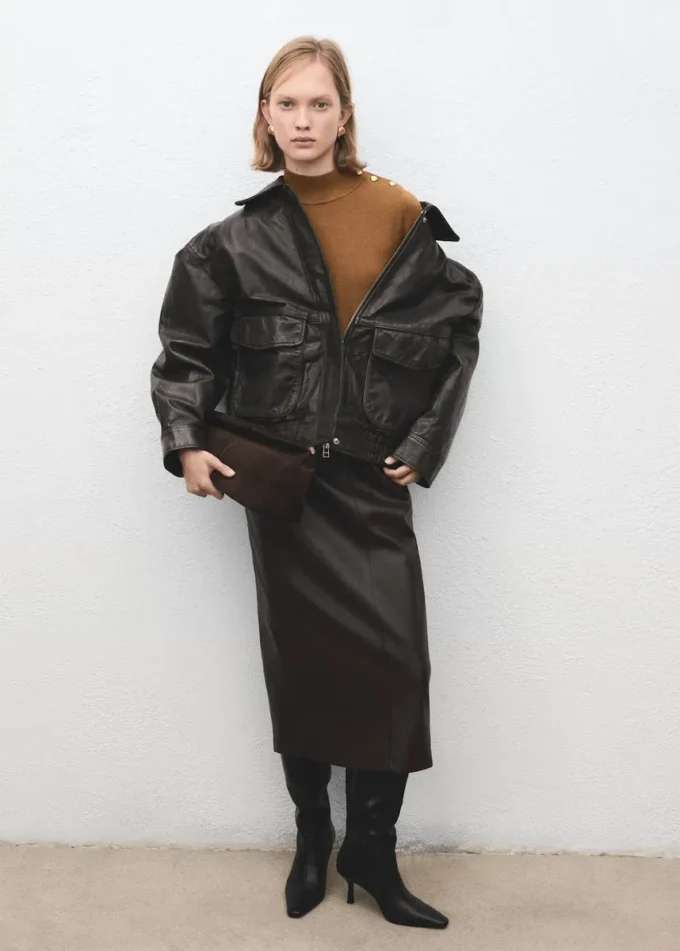 Maglione con collo alto e bottoni Maglione con collo alto e bottoni