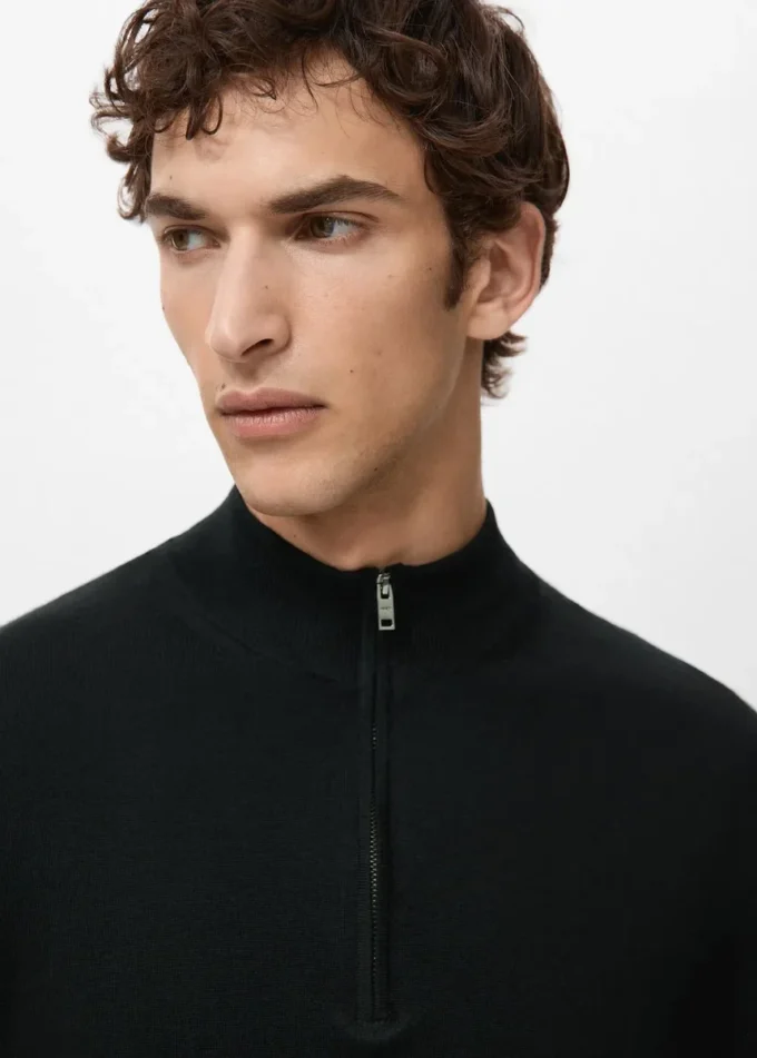 Maglione con collo alto e zip 100% lana merino Maglione con collo alto e zip 100% lana merino