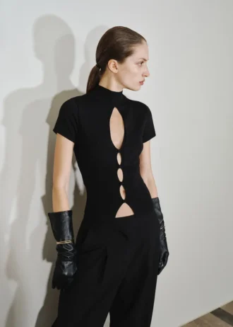 Maglione con collo Perkins e cut-out Maglione con collo Perkins e cut-out