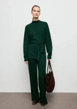 Maglione con dettaglio annodato