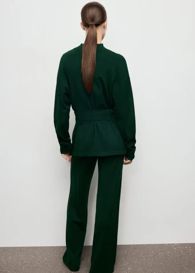 Maglione con dettaglio annodato Maglione con dettaglio annodato