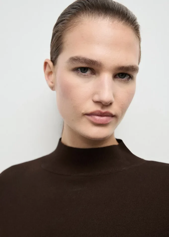 Maglione con dettaglio annodato Maglione con dettaglio annodato