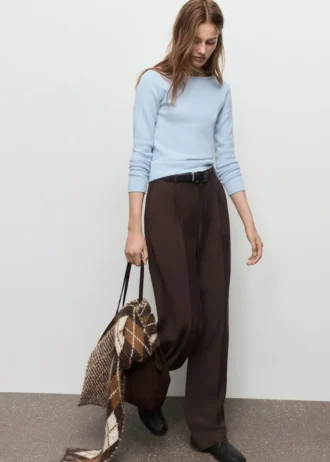 Maglione con scollo a barchetta